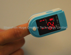 Chine Oxymètres SpO2 d'impulsion de bout du doigt d'enfant de Bluetooth avec l'alarme tenue dans la main fournisseur